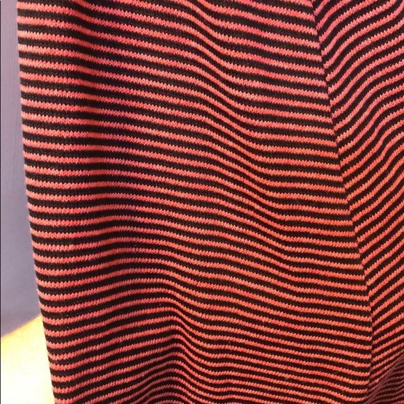 Lularoe Med Sarah - Picture 2 of 2